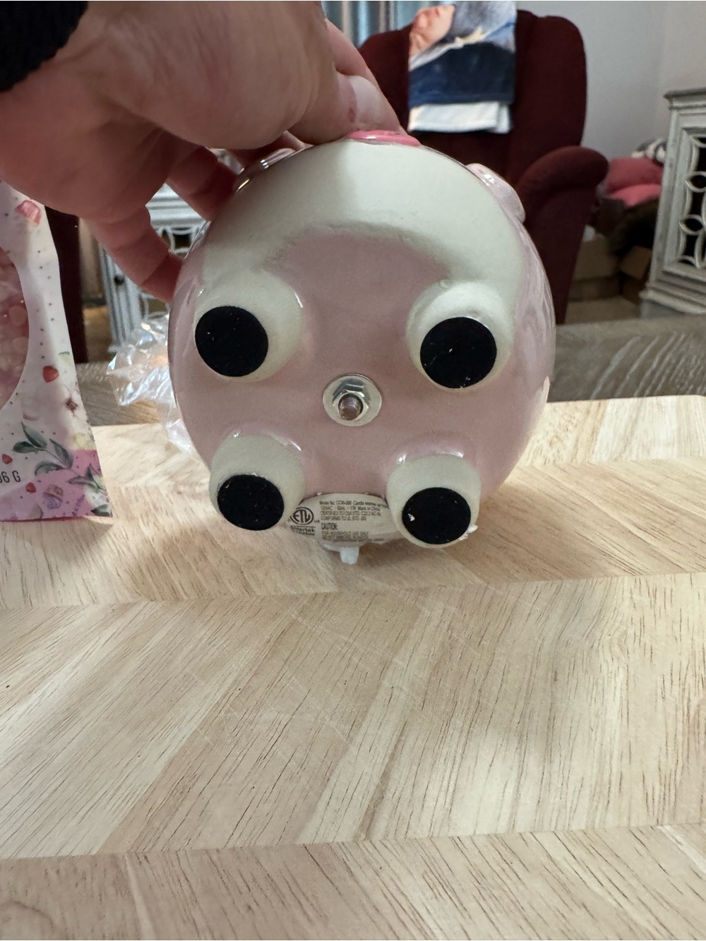 Maggie the pig simmer pot -Cute Pig Ceramic Pot - Pink and Cream - Picture 8 of 10